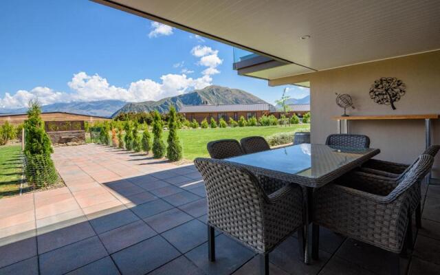 Mt Gold Haven - Sleeps 8 - Lake & Mountain Views