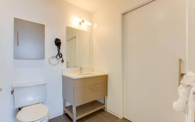 Global Luxury Suites at Kendall East