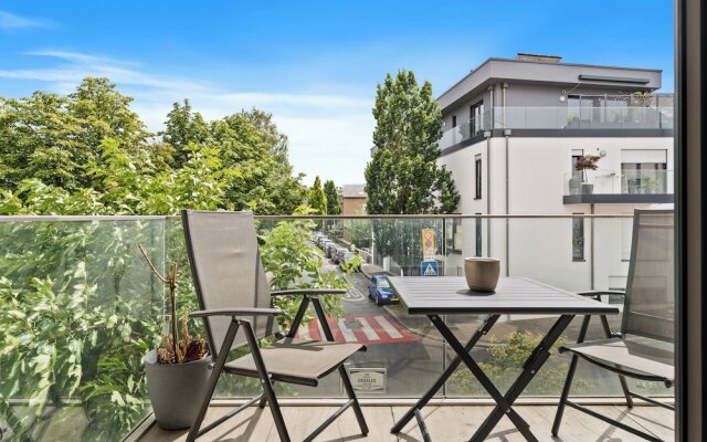 Stylish Apt Bouneweg-Süd Book Now ID225