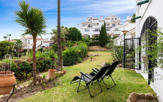 Amazing Pool and Garden Apartment by Costarentals - Ref 253