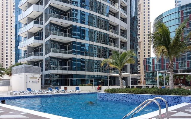 Panoramic 1BR Apartment In Dubai Marina