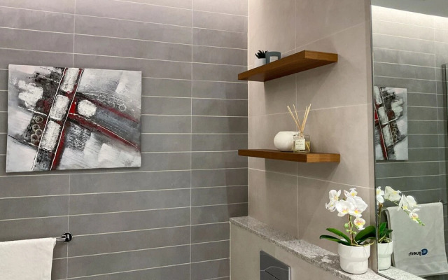 HiGuests - Park Gate Residence Tower C
