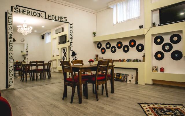 Sherlock Holmes Hostel Baku