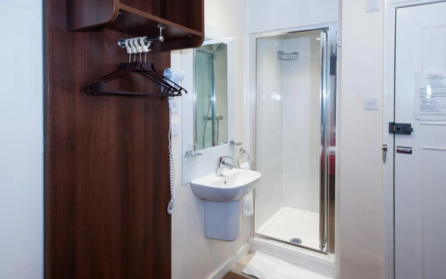 Marble Arch Inn Hotel