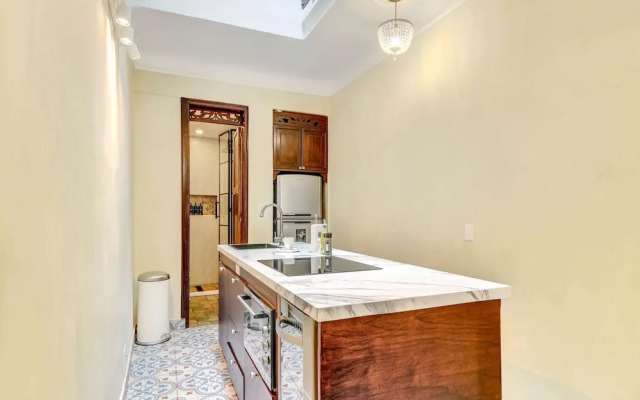 Chic 4BR Getaway in Vibrant La Candelaria