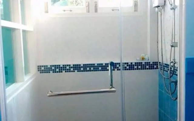 Teeny Beach Bungalow