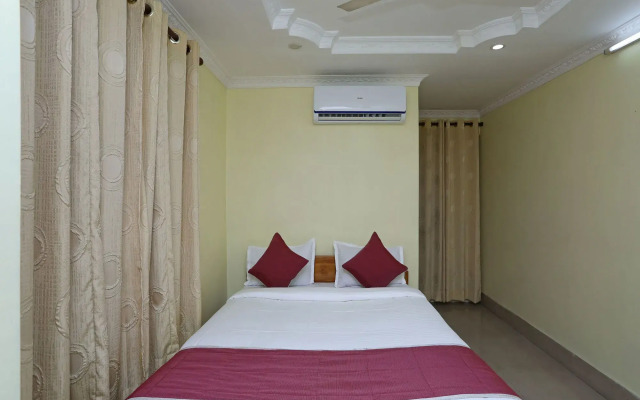 OYO 12860 Hotel Red Leaf