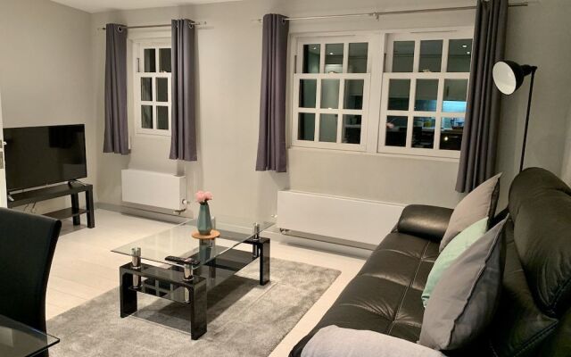 Richmond House by Staytor