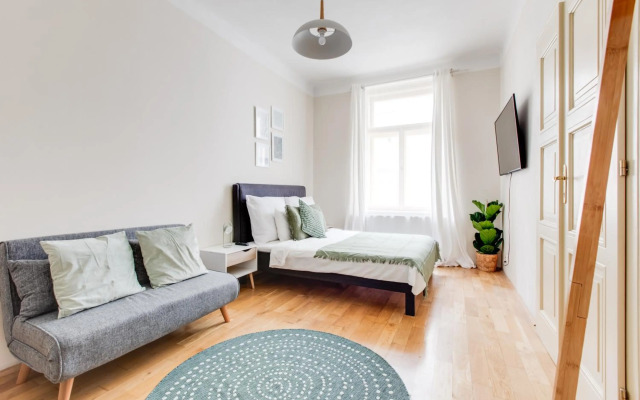 Modern Quiet Apartment next to Wenceslas Square