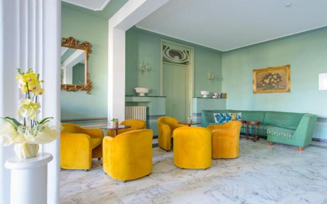 Palace Hotel Domus Mea