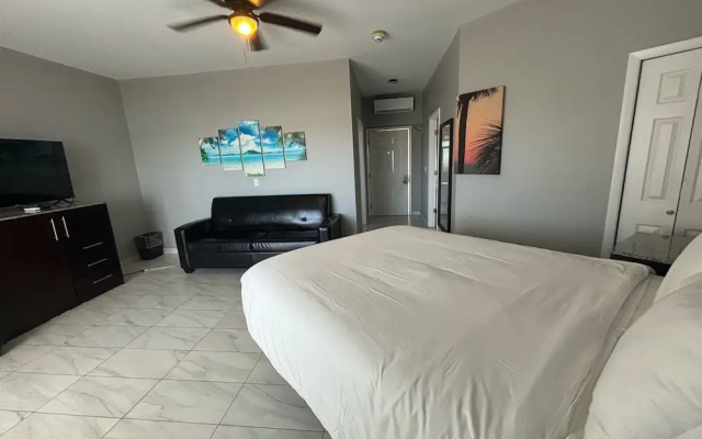 Grace Bay Suites