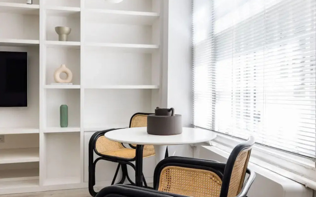 Light-filled Studio With AC - Earl s Court