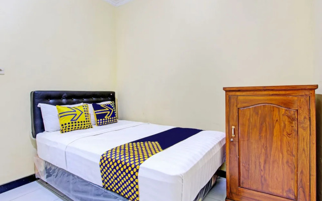 SPOT ON 93007 Guest House Lestari