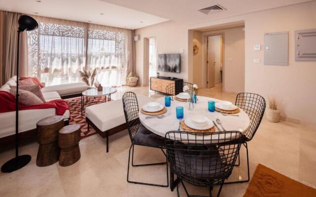 Earthy & Tranquil 1 BR Apt with Pool & Beach Access