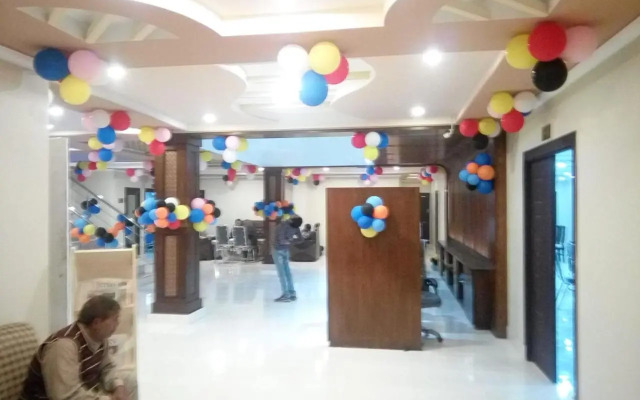 Crown Inn Hotel Multan