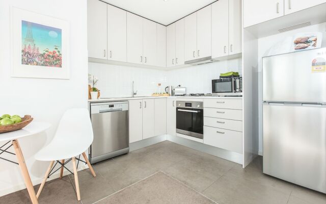 Redfern One Bedroom Apartment with Views