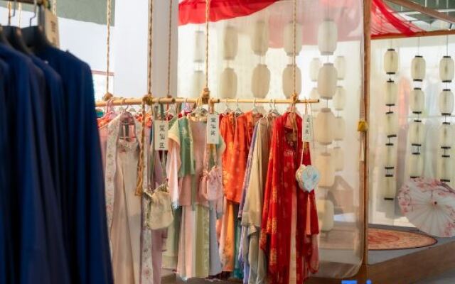 Ziyoujia · Tree house World