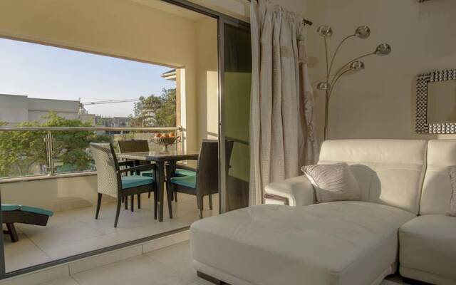 Stay at the Landmark Suites And Relax by the Pool And Enjoy the Amenities