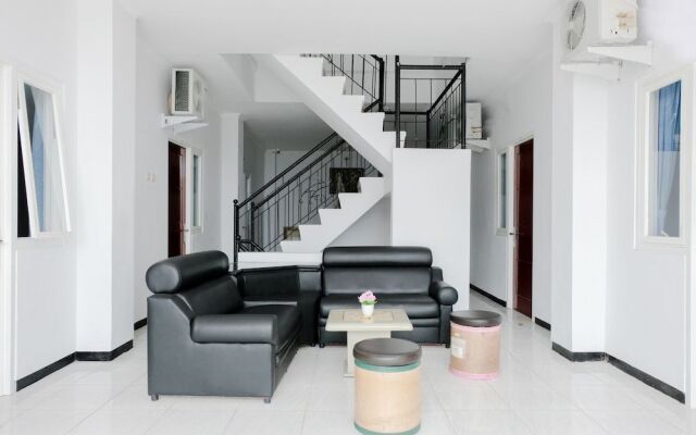 Oyo 437 Hnr Homestay Syariah