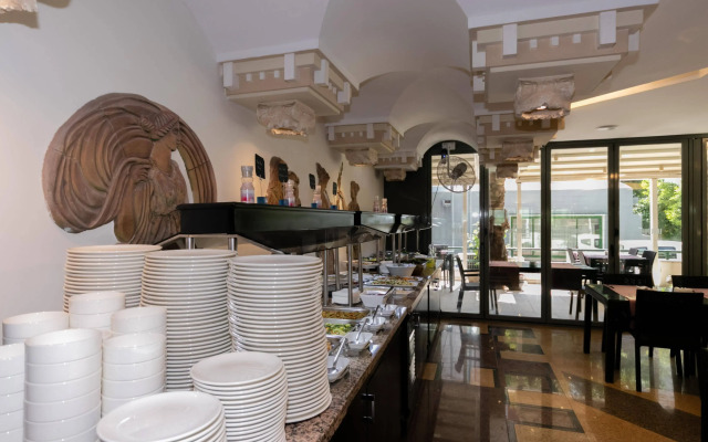 Lara Park Hotel