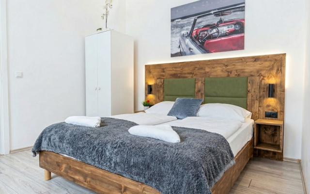 Modern Apartment Wiener Stadthalle 1
