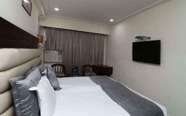OYO 11647 Hotel Metro