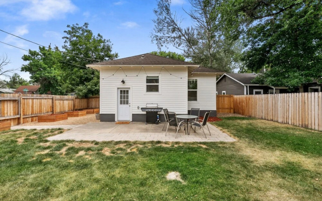 Cozy Chic Home In Downtown Loveland!