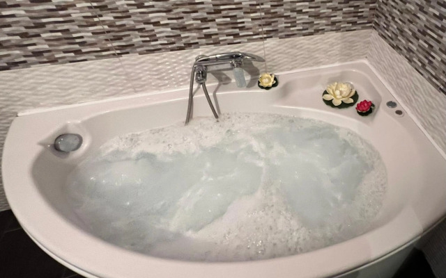 Sonias Central Jacuzzi Apartment