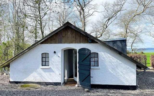Fairytale Holiday Home in Aabenraa near Sea