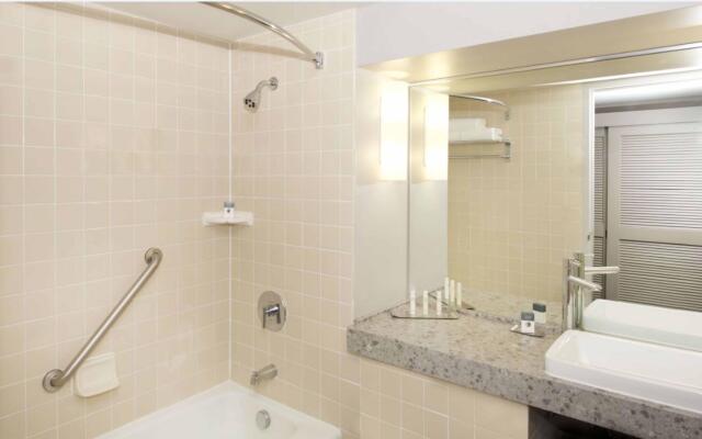 Doubletree by Hilton Bloomington - Minneapolis South
