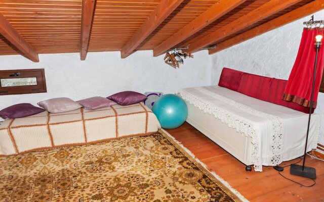 Restful Apartment in Istiaia With Patio