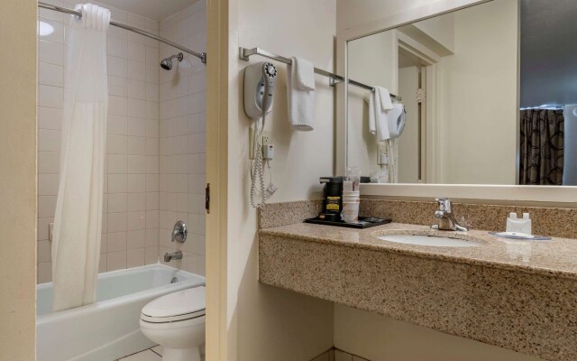 Quality Inn At Town Center
