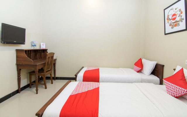 Super OYO 890 Dewi Fortuna Guest House