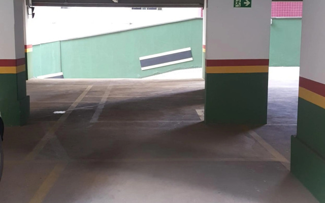 Ótimo apartamento no Centro mobiliado e com garagem