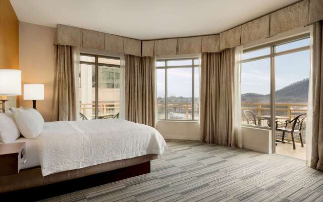 Hampton Inn & Suites Roanoke-Downtown