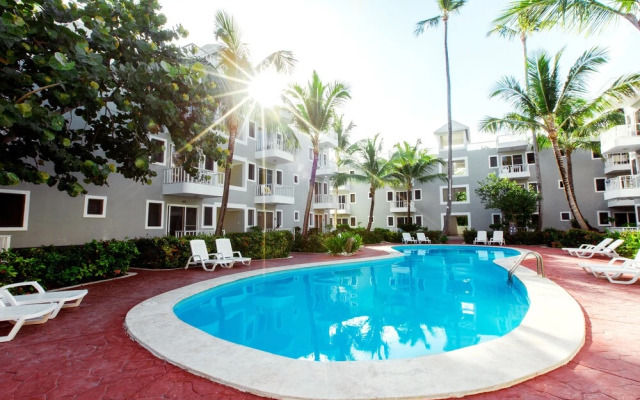 AVENTURA STUDIOS - POOL and BEACH CLUB