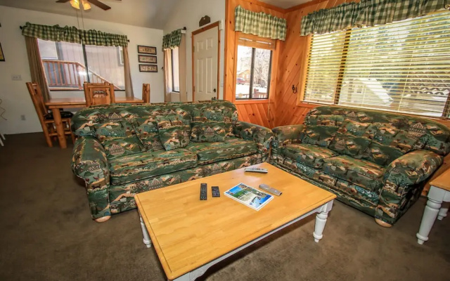 Bear Claw Bungalow #379