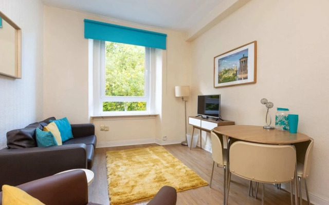 Homely 1 Bedroom Flat Near Haymarket Station