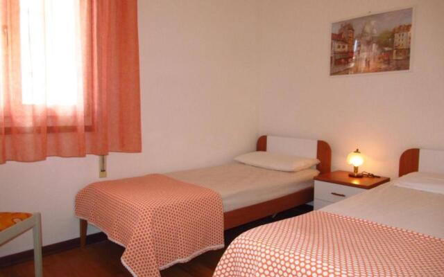 Cozy Flat With Shared Pool