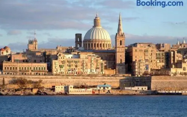 Modern 3BR Apartment in Sliema s Desirable Locale