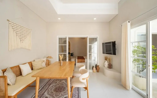 Private Pool Villa Ahana by OriVista