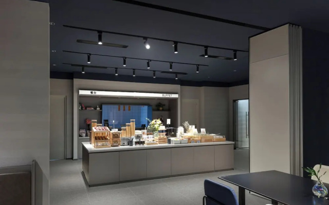 Pudong Airport  Light Residence Hotel