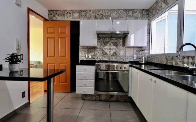 Large and Comfortable Apartment in Napoles Area Neighborhood