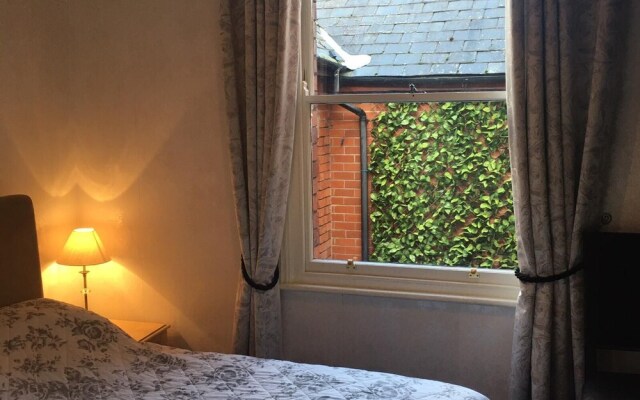 Hillcrest Guest House