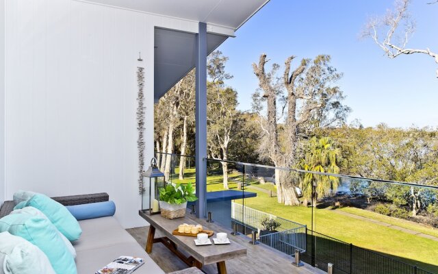 Hampton's Coastline Retreat