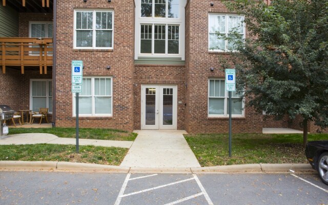 Wesley Heights Studio 1 BR Apts by Frontdesk