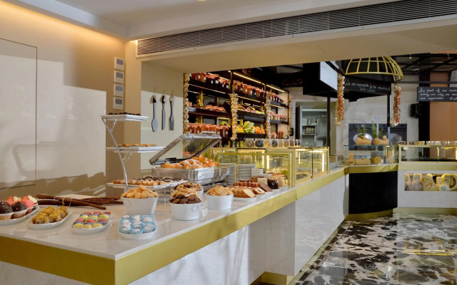 Airotel Stratos Vassilikos Hotel