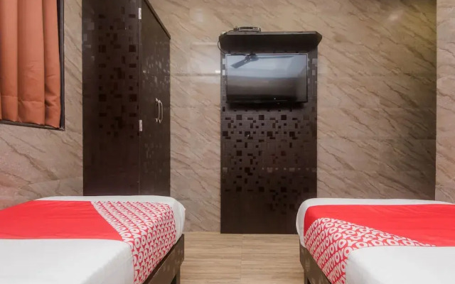 OYO 22055 Dadar Residency