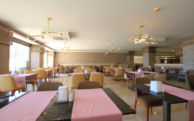Turunc Premium Hotel