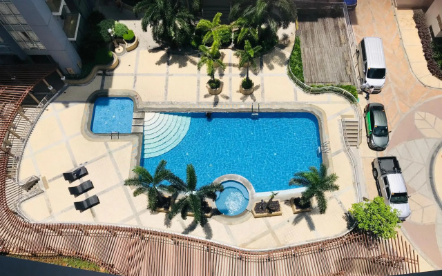 One Palm Tree Apartments